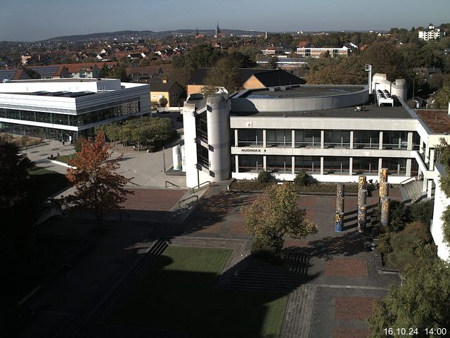 Foto der Webcam: Verwaltungsgebäude, Innenhof mit Audimax, Hörsaal-Gebäude 1