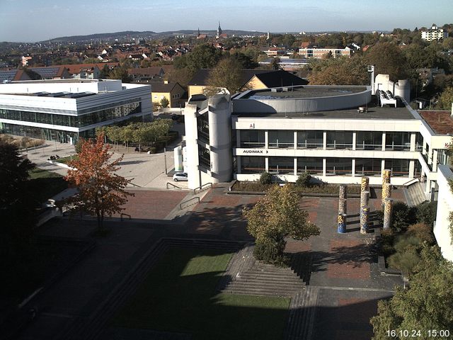 Foto der Webcam: Verwaltungsgebäude, Innenhof mit Audimax, Hörsaal-Gebäude 1