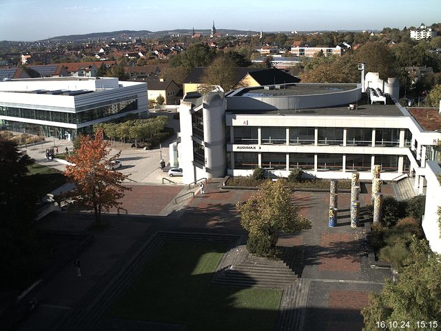 Foto der Webcam: Verwaltungsgebäude, Innenhof mit Audimax, Hörsaal-Gebäude 1