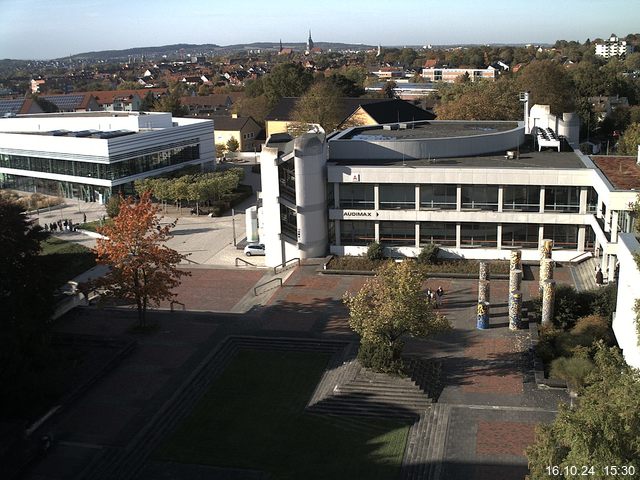 Foto der Webcam: Verwaltungsgebäude, Innenhof mit Audimax, Hörsaal-Gebäude 1