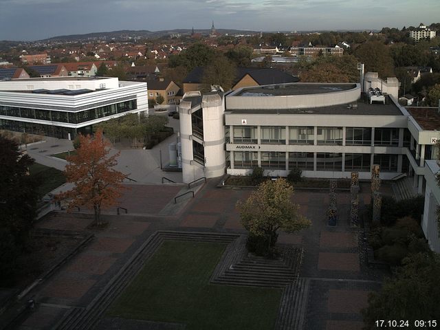 Foto der Webcam: Verwaltungsgebäude, Innenhof mit Audimax, Hörsaal-Gebäude 1