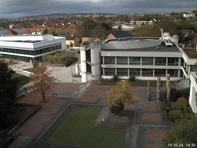 Foto der Webcam: Verwaltungsgebäude, Innenhof mit Audimax, Hörsaal-Gebäude 1