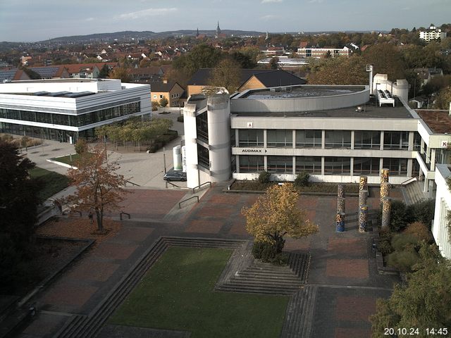 Foto der Webcam: Verwaltungsgebäude, Innenhof mit Audimax, Hörsaal-Gebäude 1