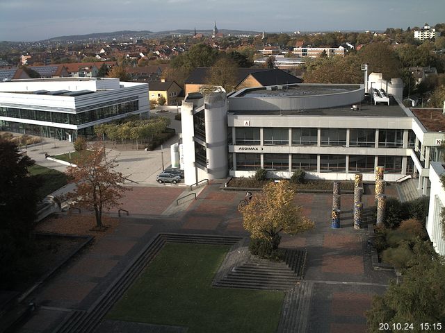 Foto der Webcam: Verwaltungsgebäude, Innenhof mit Audimax, Hörsaal-Gebäude 1