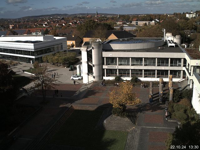 Foto der Webcam: Verwaltungsgebäude, Innenhof mit Audimax, Hörsaal-Gebäude 1