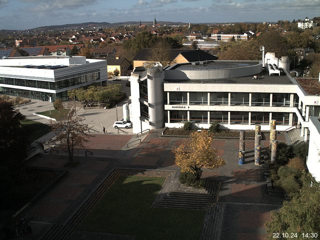 Foto der Webcam: Verwaltungsgebäude, Innenhof mit Audimax, Hörsaal-Gebäude 1