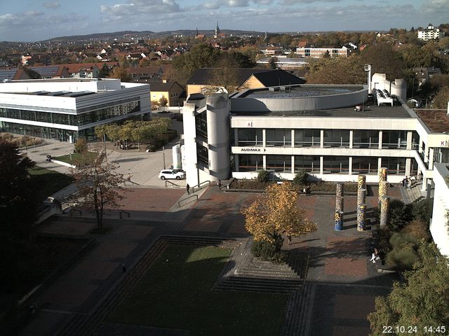 Foto der Webcam: Verwaltungsgebäude, Innenhof mit Audimax, Hörsaal-Gebäude 1