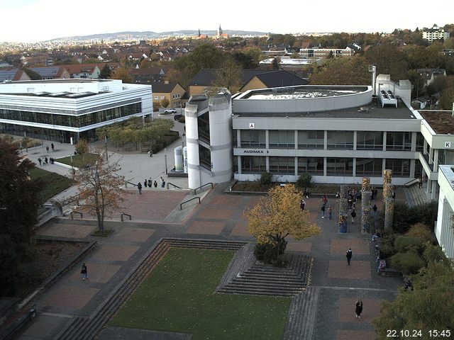 Foto der Webcam: Verwaltungsgebäude, Innenhof mit Audimax, Hörsaal-Gebäude 1