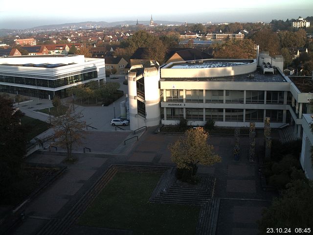 Foto der Webcam: Verwaltungsgebäude, Innenhof mit Audimax, Hörsaal-Gebäude 1