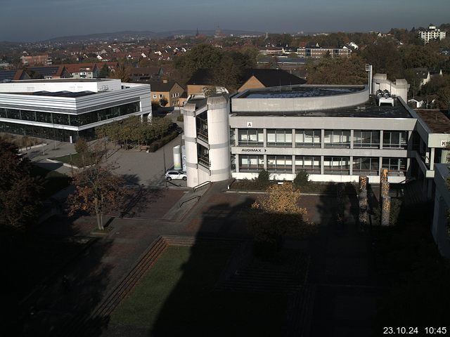 Foto der Webcam: Verwaltungsgebäude, Innenhof mit Audimax, Hörsaal-Gebäude 1