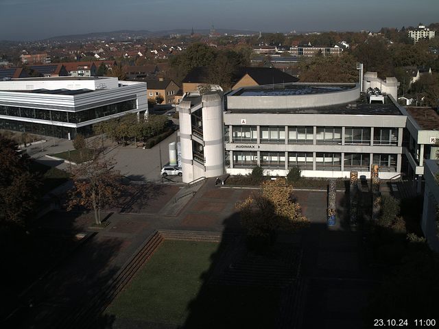 Foto der Webcam: Verwaltungsgebäude, Innenhof mit Audimax, Hörsaal-Gebäude 1