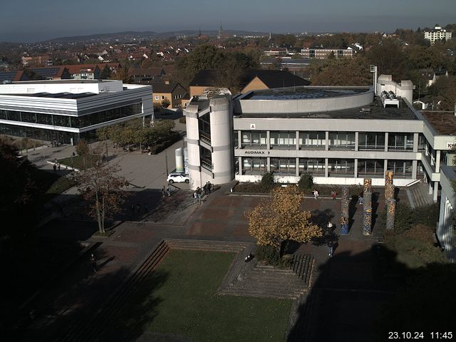 Foto der Webcam: Verwaltungsgebäude, Innenhof mit Audimax, Hörsaal-Gebäude 1