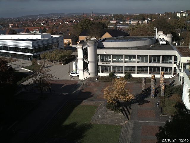 Foto der Webcam: Verwaltungsgebäude, Innenhof mit Audimax, Hörsaal-Gebäude 1