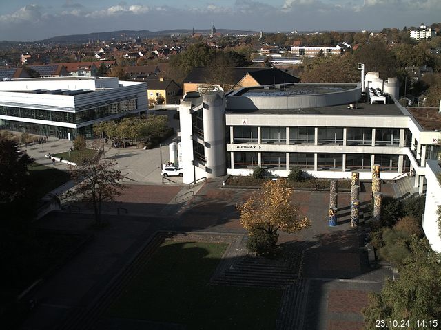 Foto der Webcam: Verwaltungsgebäude, Innenhof mit Audimax, Hörsaal-Gebäude 1