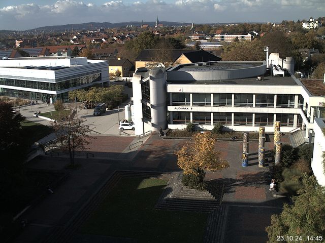 Foto der Webcam: Verwaltungsgebäude, Innenhof mit Audimax, Hörsaal-Gebäude 1