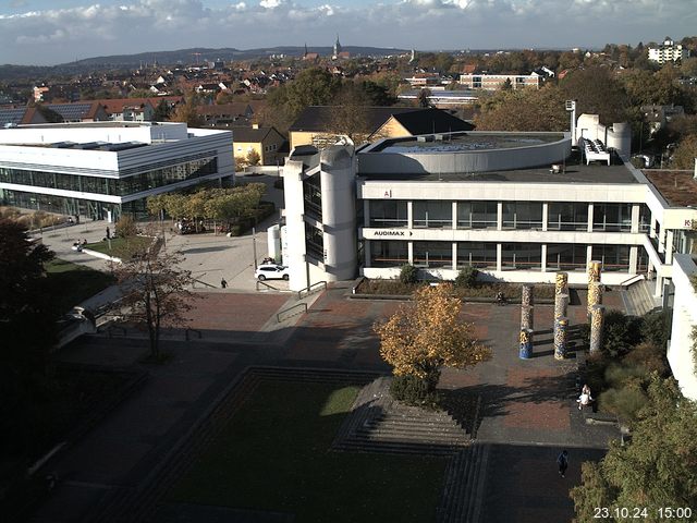 Foto der Webcam: Verwaltungsgebäude, Innenhof mit Audimax, Hörsaal-Gebäude 1