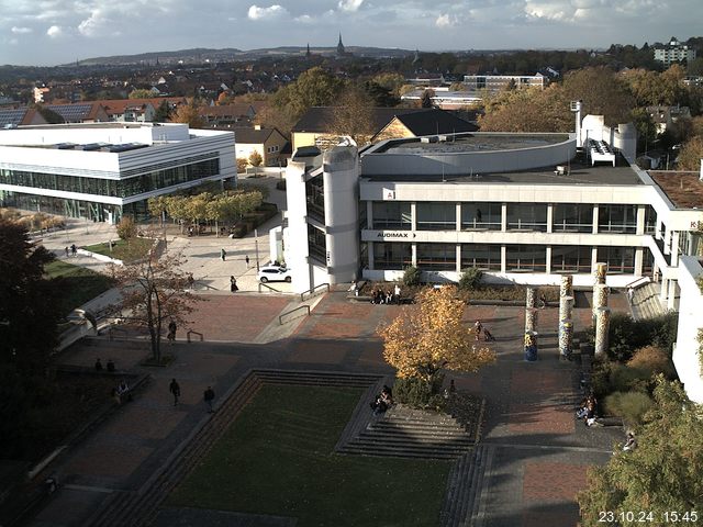 Foto der Webcam: Verwaltungsgebäude, Innenhof mit Audimax, Hörsaal-Gebäude 1