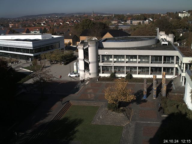 Foto der Webcam: Verwaltungsgebäude, Innenhof mit Audimax, Hörsaal-Gebäude 1