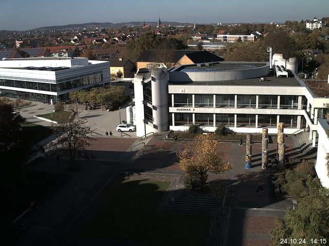 Foto der Webcam: Verwaltungsgebäude, Innenhof mit Audimax, Hörsaal-Gebäude 1