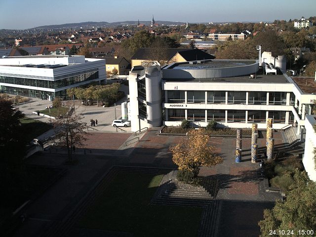 Foto der Webcam: Verwaltungsgebäude, Innenhof mit Audimax, Hörsaal-Gebäude 1