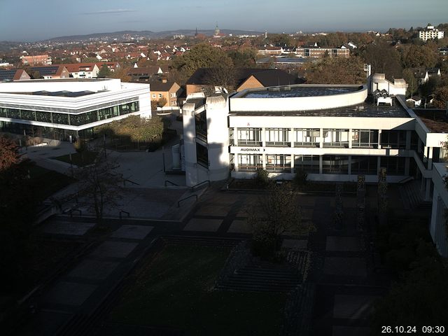 Foto der Webcam: Verwaltungsgebäude, Innenhof mit Audimax, Hörsaal-Gebäude 1