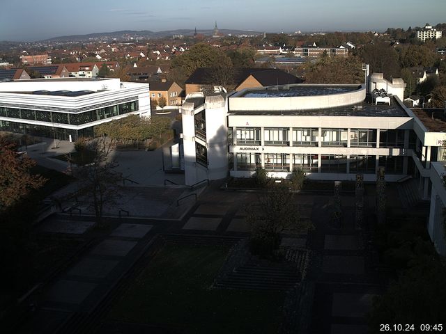 Foto der Webcam: Verwaltungsgebäude, Innenhof mit Audimax, Hörsaal-Gebäude 1