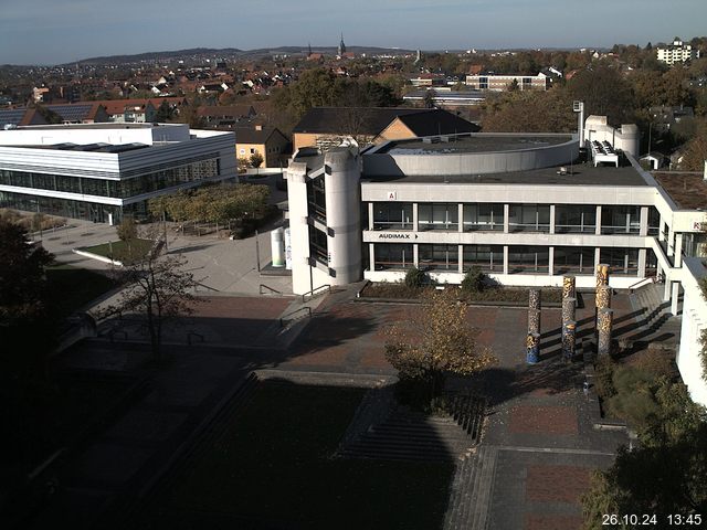 Foto der Webcam: Verwaltungsgebäude, Innenhof mit Audimax, Hörsaal-Gebäude 1