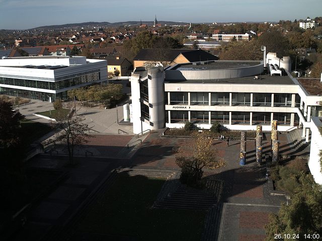 Foto der Webcam: Verwaltungsgebäude, Innenhof mit Audimax, Hörsaal-Gebäude 1