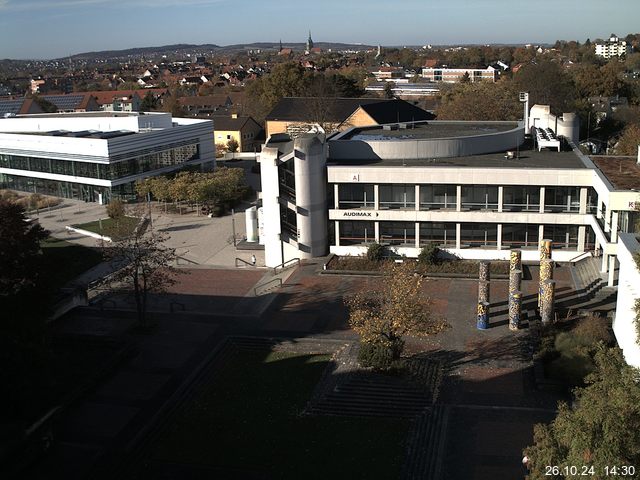 Foto der Webcam: Verwaltungsgebäude, Innenhof mit Audimax, Hörsaal-Gebäude 1