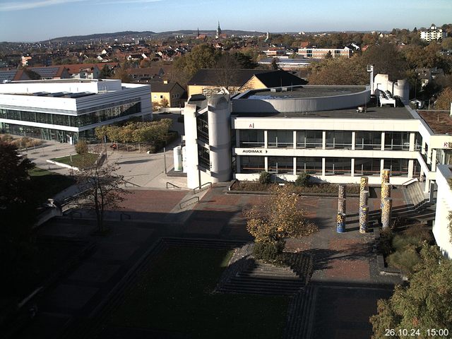 Foto der Webcam: Verwaltungsgebäude, Innenhof mit Audimax, Hörsaal-Gebäude 1