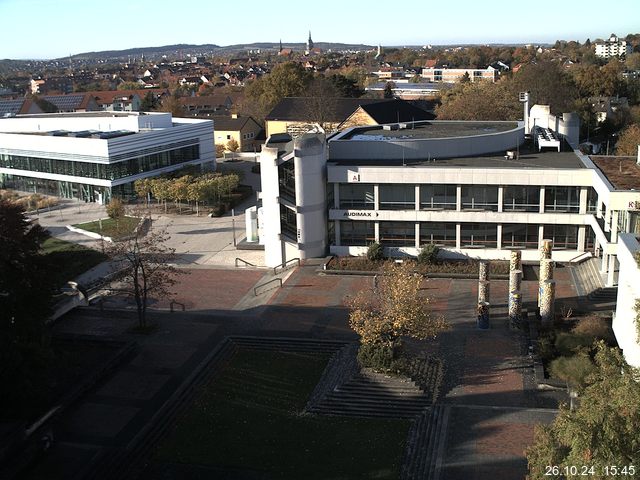 Foto der Webcam: Verwaltungsgebäude, Innenhof mit Audimax, Hörsaal-Gebäude 1