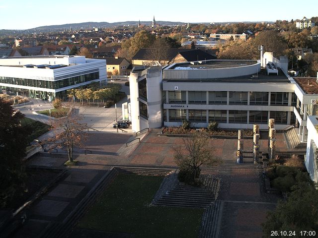 Foto der Webcam: Verwaltungsgebäude, Innenhof mit Audimax, Hörsaal-Gebäude 1