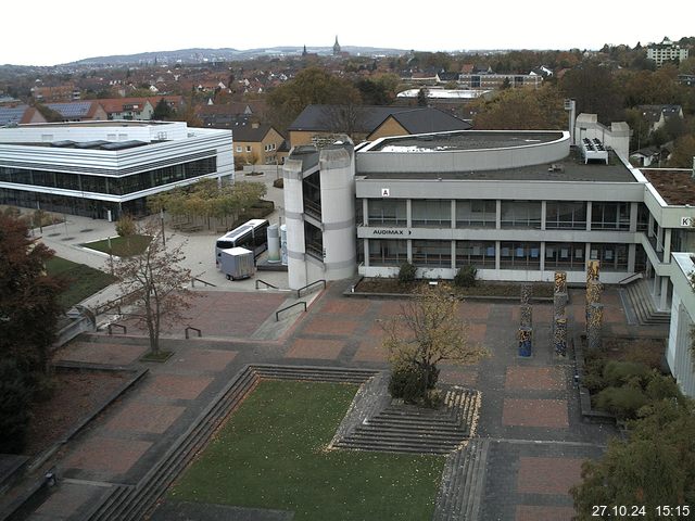 Foto der Webcam: Verwaltungsgebäude, Innenhof mit Audimax, Hörsaal-Gebäude 1