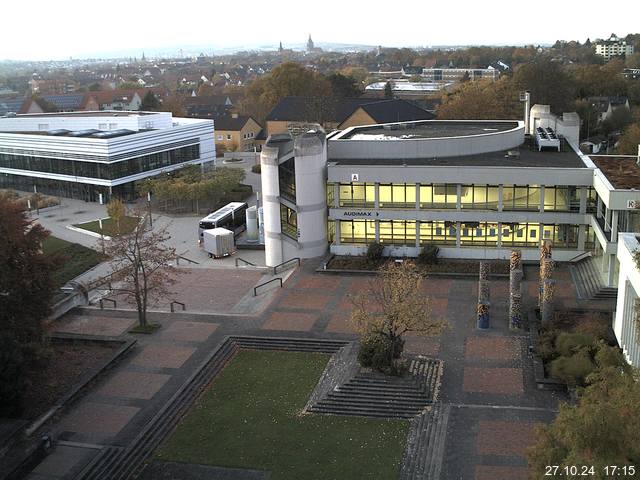 Foto der Webcam: Verwaltungsgebäude, Innenhof mit Audimax, Hörsaal-Gebäude 1