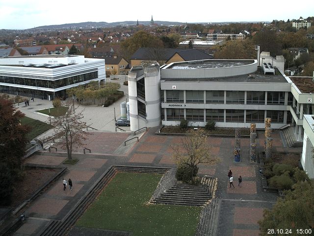 Foto der Webcam: Verwaltungsgebäude, Innenhof mit Audimax, Hörsaal-Gebäude 1