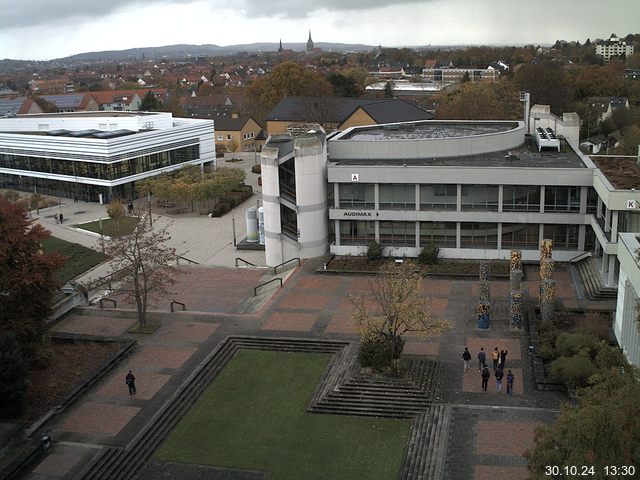 Foto der Webcam: Verwaltungsgebäude, Innenhof mit Audimax, Hörsaal-Gebäude 1