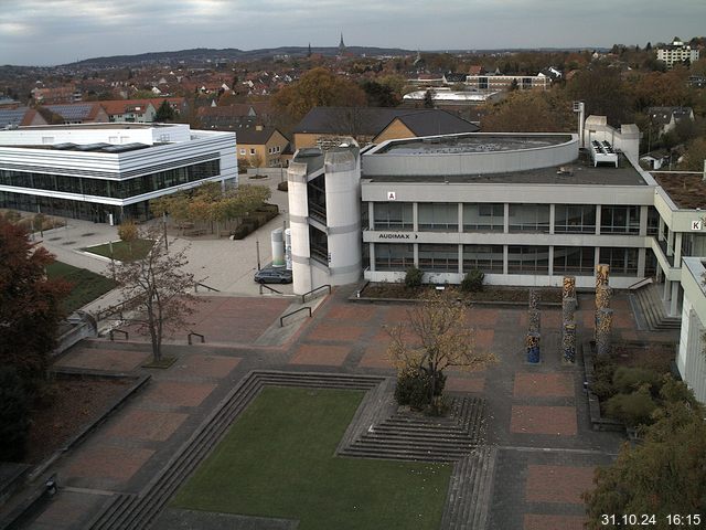 Foto der Webcam: Verwaltungsgebäude, Innenhof mit Audimax, Hörsaal-Gebäude 1