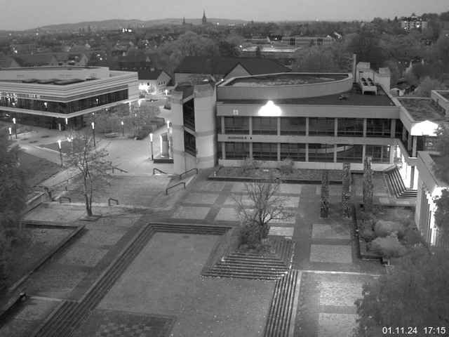 Foto der Webcam: Verwaltungsgebäude, Innenhof mit Audimax, Hörsaal-Gebäude 1