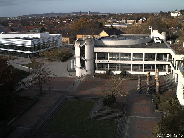 Foto der Webcam: Verwaltungsgebäude, Innenhof mit Audimax, Hörsaal-Gebäude 1