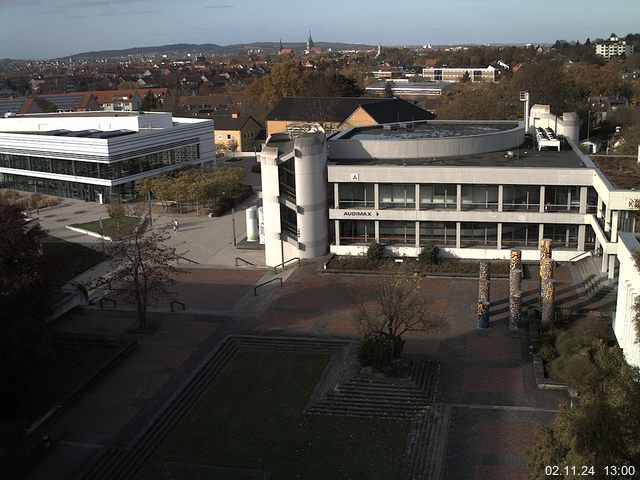 Foto der Webcam: Verwaltungsgebäude, Innenhof mit Audimax, Hörsaal-Gebäude 1