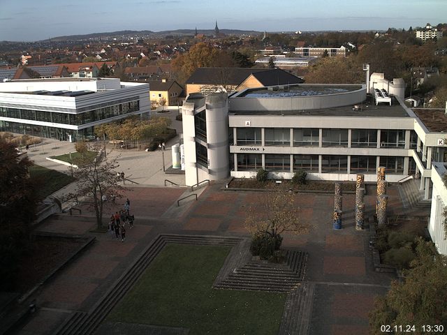 Foto der Webcam: Verwaltungsgebäude, Innenhof mit Audimax, Hörsaal-Gebäude 1