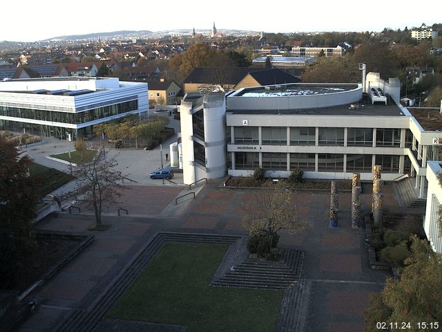 Foto der Webcam: Verwaltungsgebäude, Innenhof mit Audimax, Hörsaal-Gebäude 1