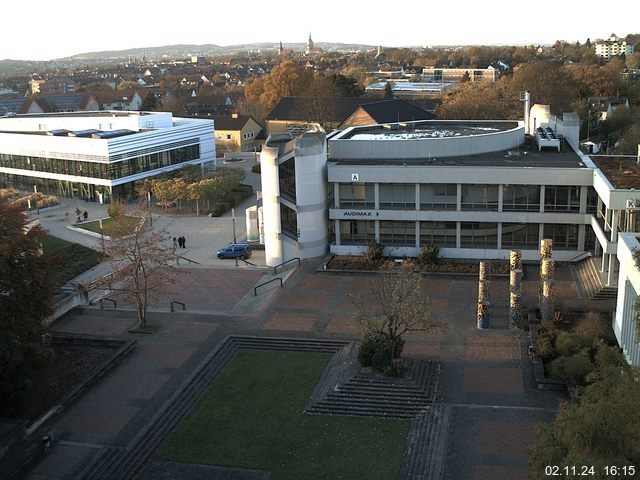 Foto der Webcam: Verwaltungsgebäude, Innenhof mit Audimax, Hörsaal-Gebäude 1