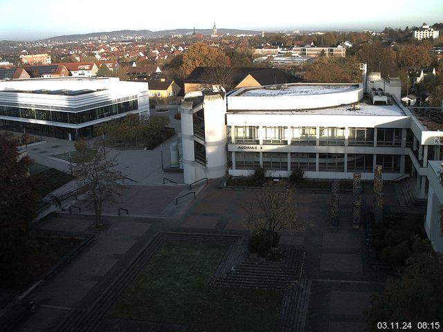 Foto der Webcam: Verwaltungsgebäude, Innenhof mit Audimax, Hörsaal-Gebäude 1