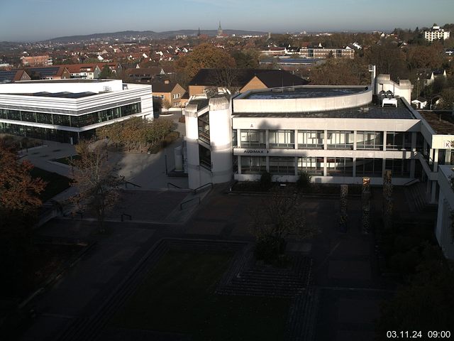 Foto der Webcam: Verwaltungsgebäude, Innenhof mit Audimax, Hörsaal-Gebäude 1