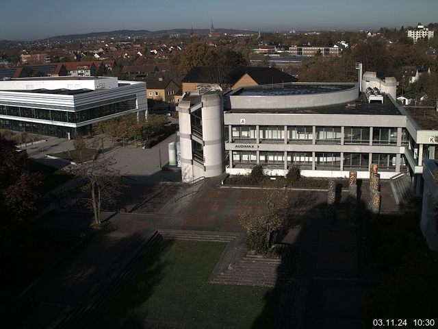 Foto der Webcam: Verwaltungsgebäude, Innenhof mit Audimax, Hörsaal-Gebäude 1