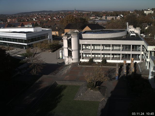 Foto der Webcam: Verwaltungsgebäude, Innenhof mit Audimax, Hörsaal-Gebäude 1