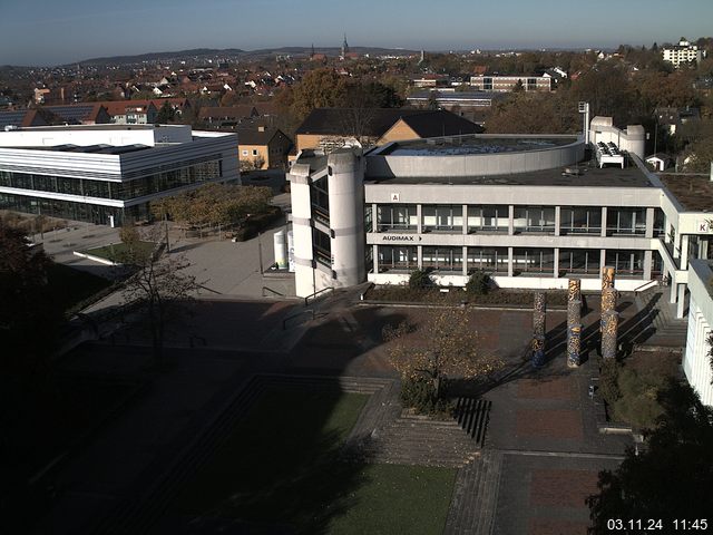 Foto der Webcam: Verwaltungsgebäude, Innenhof mit Audimax, Hörsaal-Gebäude 1