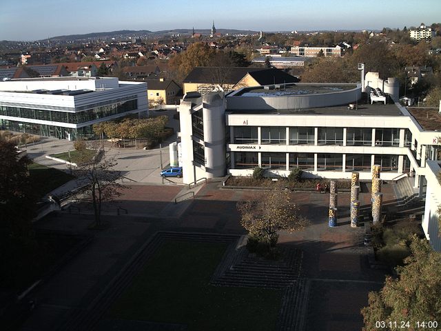 Foto der Webcam: Verwaltungsgebäude, Innenhof mit Audimax, Hörsaal-Gebäude 1