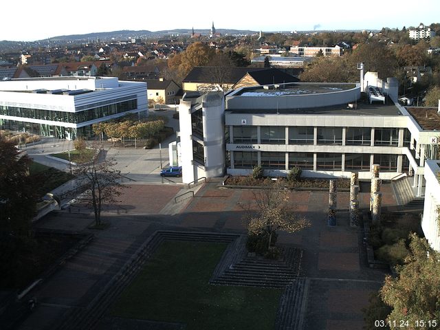 Foto der Webcam: Verwaltungsgebäude, Innenhof mit Audimax, Hörsaal-Gebäude 1